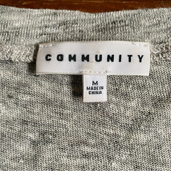 Aritzia Community Heathered Gray 100% Linen Henley Assymetrical Top Size MEDIUM - Picture 9 of 15